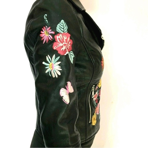 Romeo & Juliet Couture small Moto jacket black Faux Leather embroidered flowers - Picture 5 of 16
